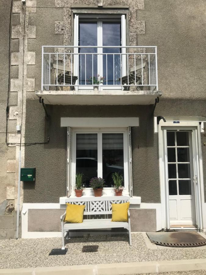 Villa Le Petit Maison à Montembœuf Extérieur photo